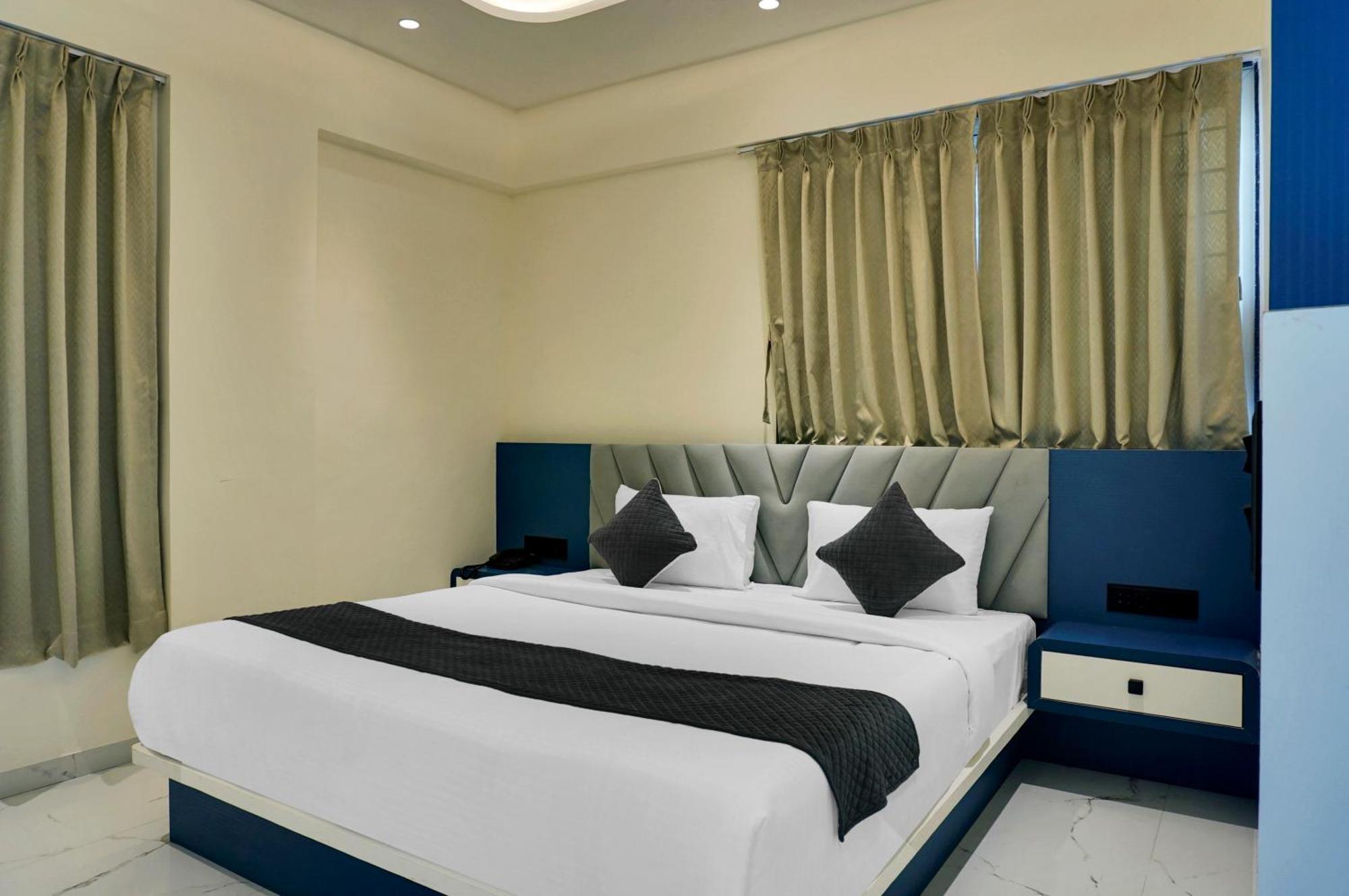 Palm Suites Baner- Indian Nationals Only Pune Eksteriør bilde