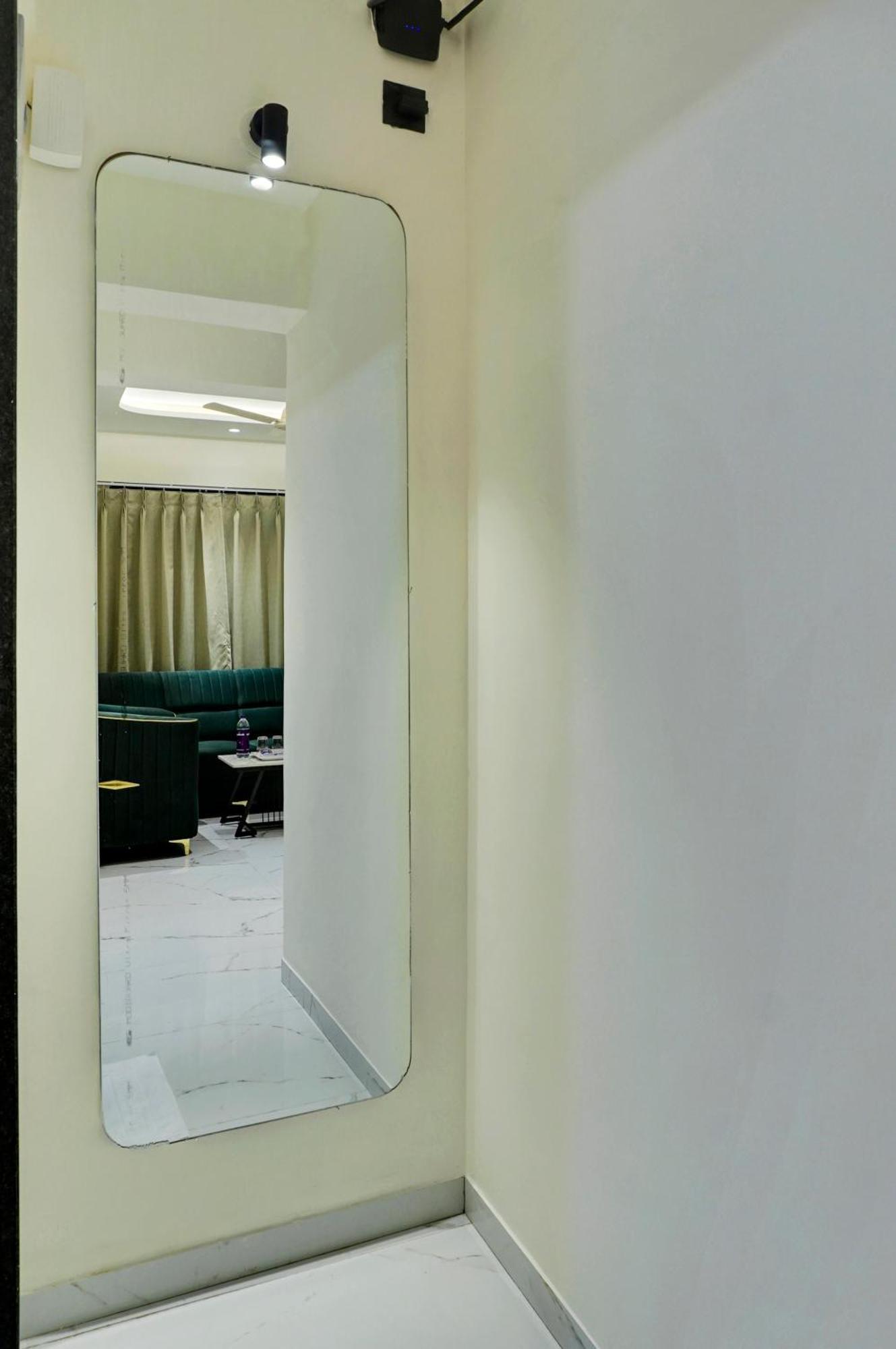 Palm Suites Baner- Indian Nationals Only Pune Eksteriør bilde
